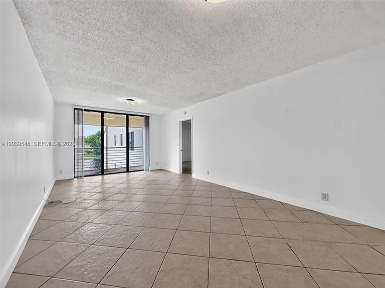 11358 Taft St #11358 — Photo 13