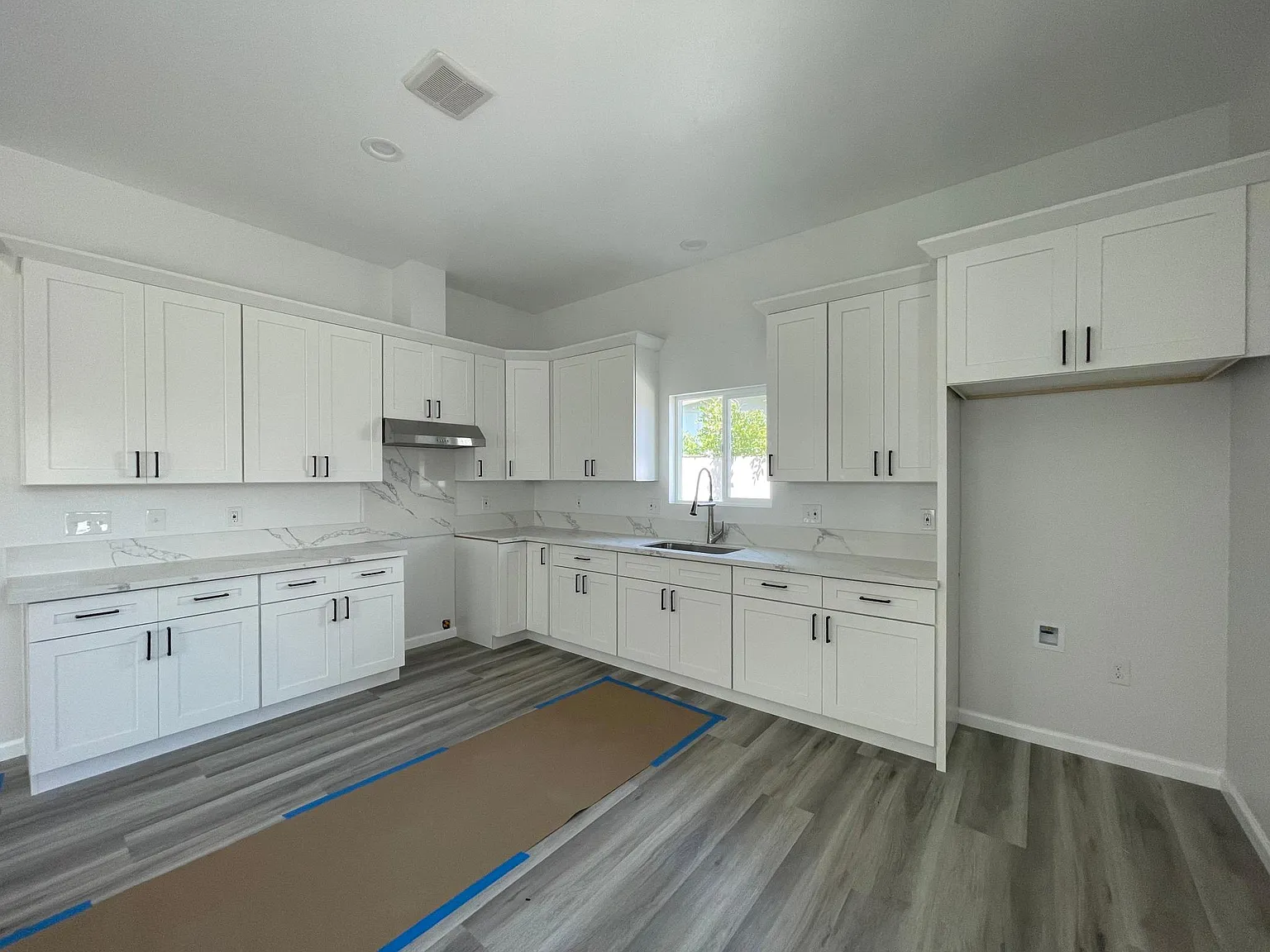 11251 Westonhill Dr — Photo 3
