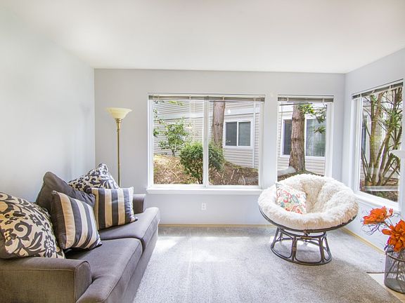 5th image of 9210 Market Pl Unit H102