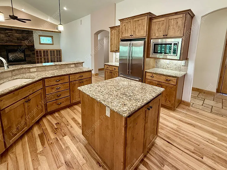 20979 Miramar Dr — Photo 16