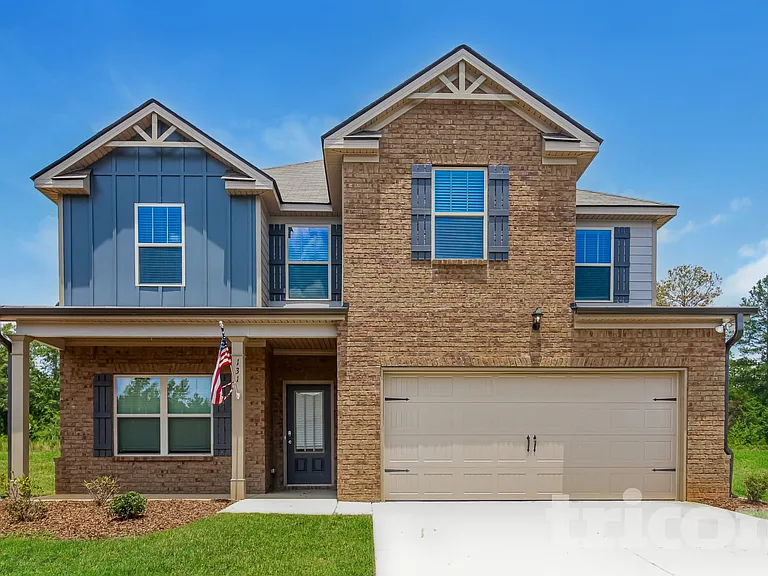 131 Huntsman Dr — Photo 1