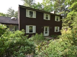 3 Evergreen Ln, Amherst, MA 01002