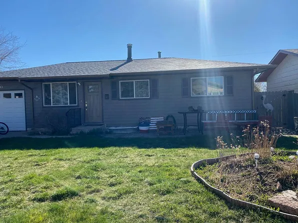 6933 Manhattan Ln, Cheyenne, WY 82009