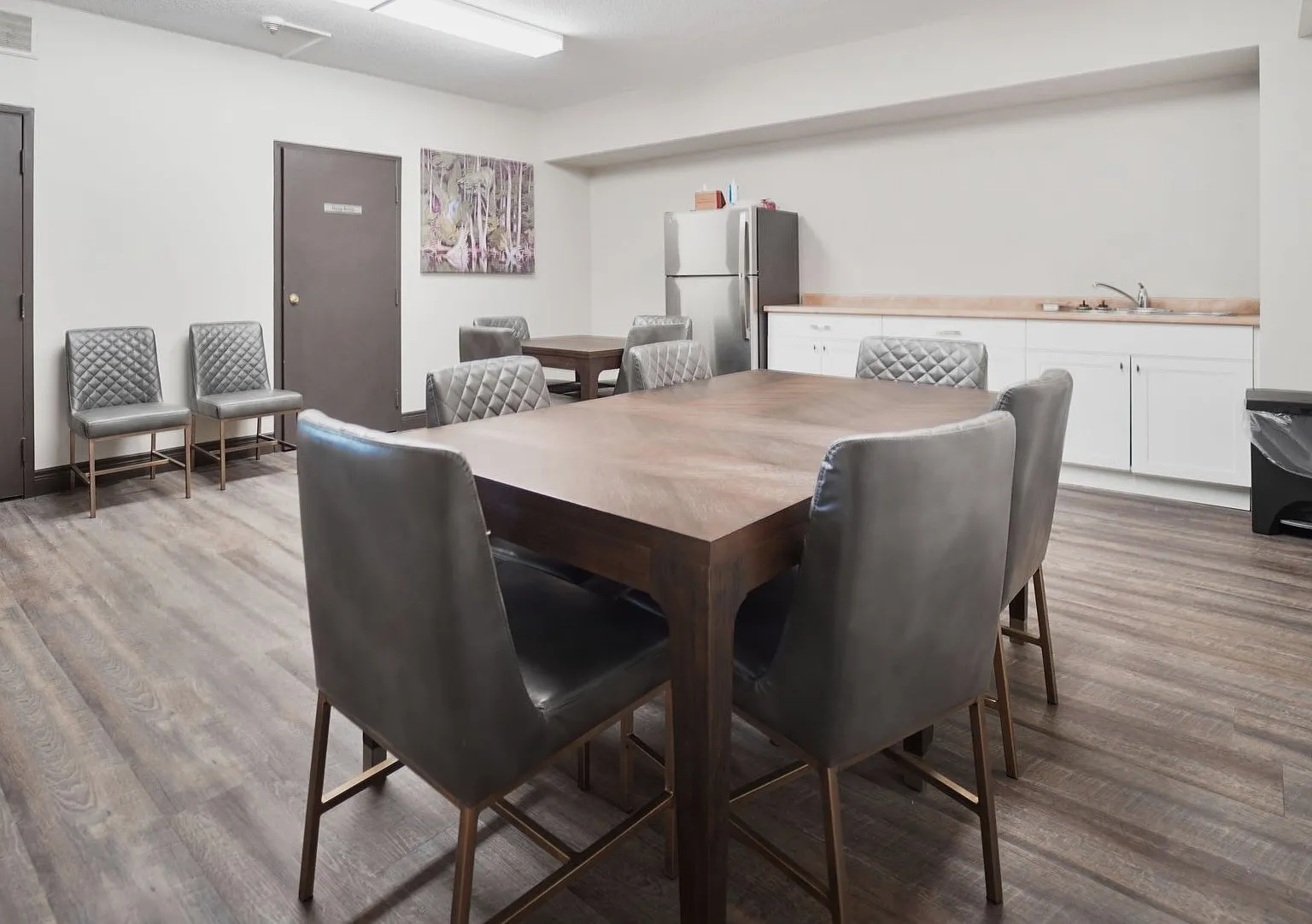 Doral Tower Apartments — Photo 1