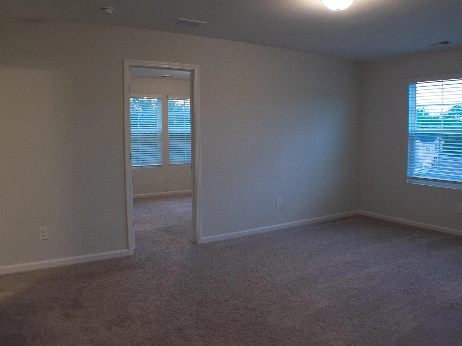 3 bed, 2223 sqft, $2,295 — Photo 4