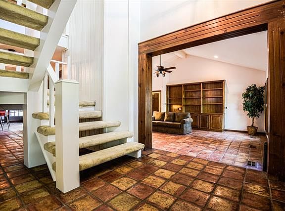 5th image of 648 S Sorita Cir