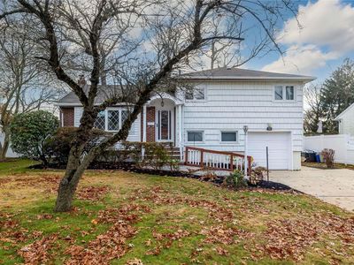 166 Scott Avenue, North Babylon, NY, 11703