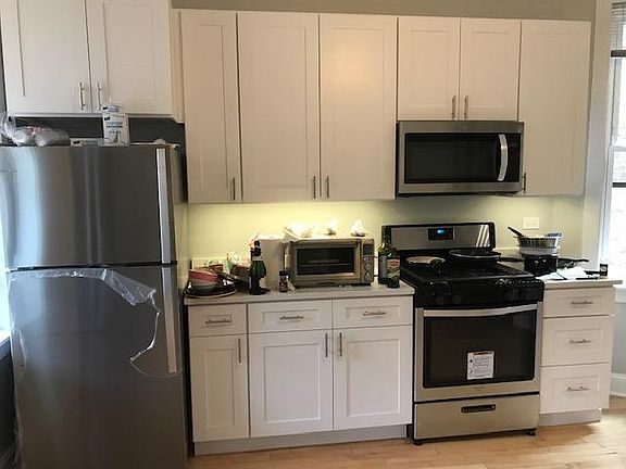 4th image of 1324 W Eddy St #1