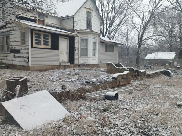 200 E Saint Charles St