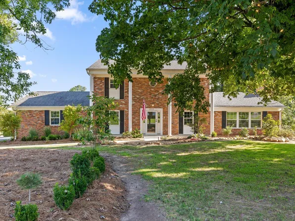 1820 W Lake Dr NW, Cleveland, TN 37312