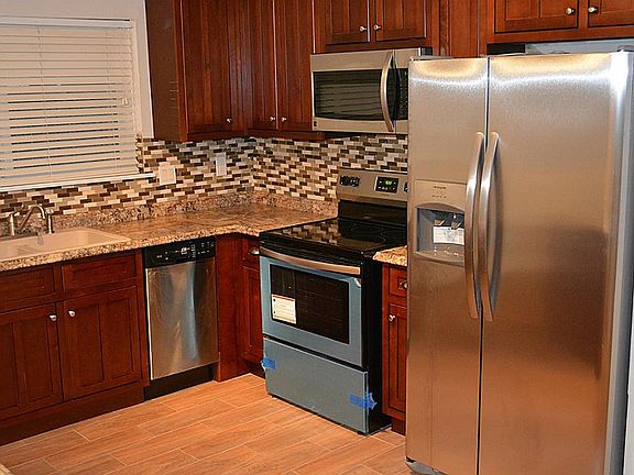 5th image of 16923 Hibiscus Ln