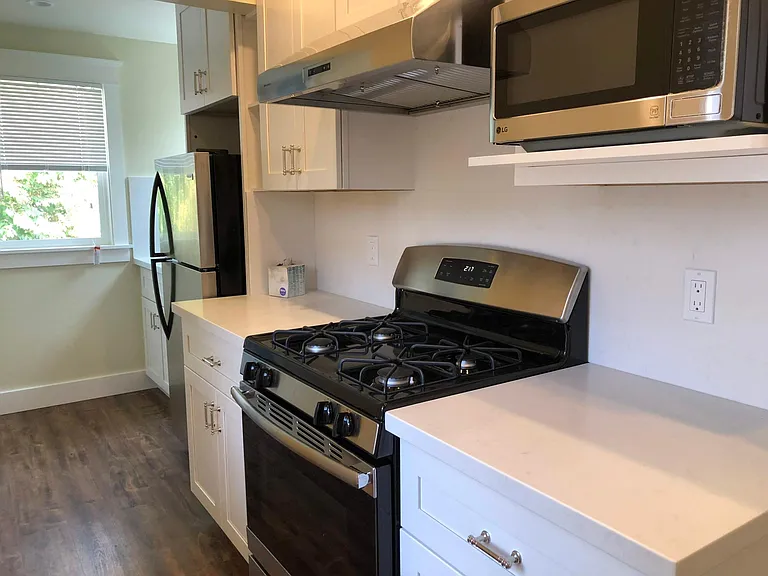 68 N 10th St #4 — Photo 1