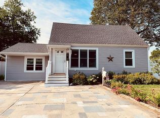 92 Sheffield Ave FLOOR 2, West Babylon, NY 11704