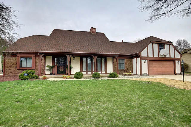 1006 Barclay Ct photo 1