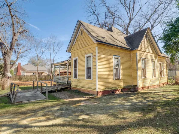 816 Louisiana St, Palestine, TX 75801