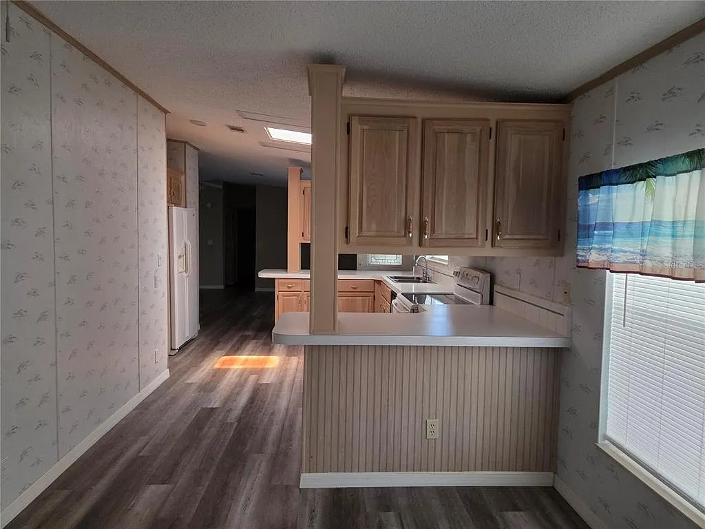 3 bed, 2.0 bath, 1568 sqft, $1,600 — Photo 3