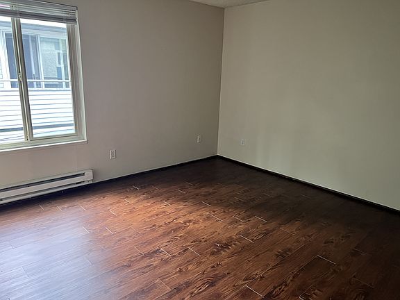 5th image of 1728 NE 145th St #301