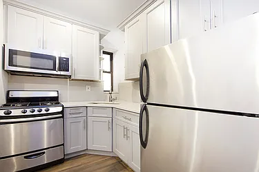 Rented by R New York