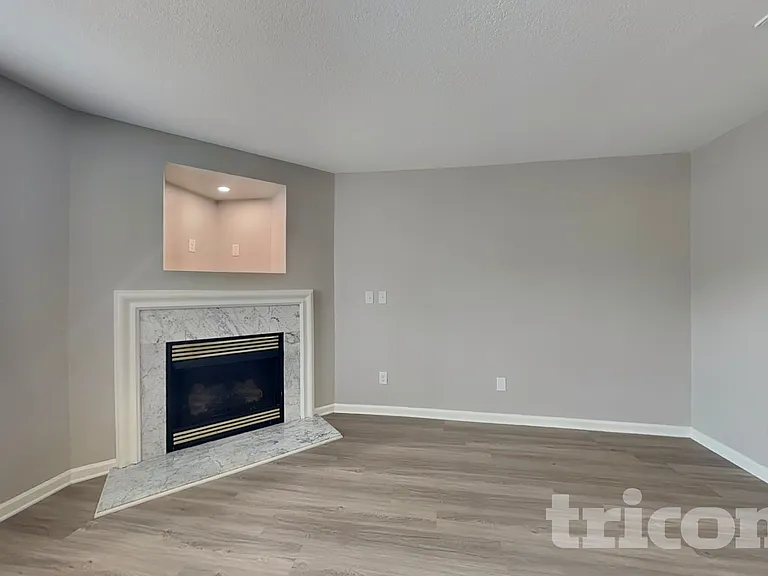 4635 Christenbury Hills Ln — Photo 3