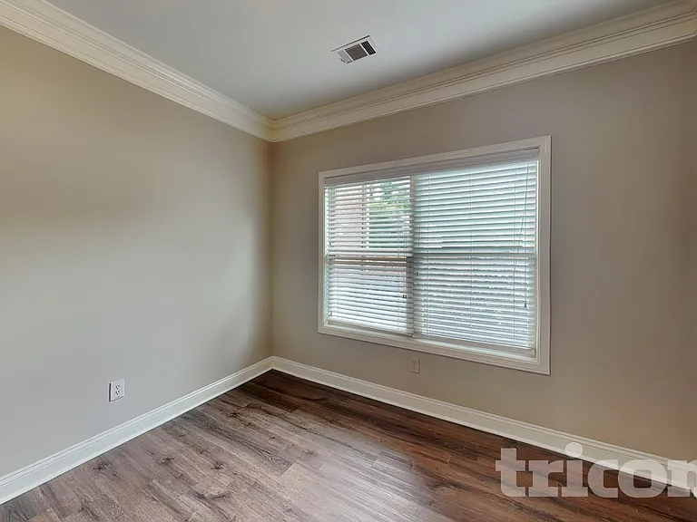 1571 English Manor Cir — Photo 6
