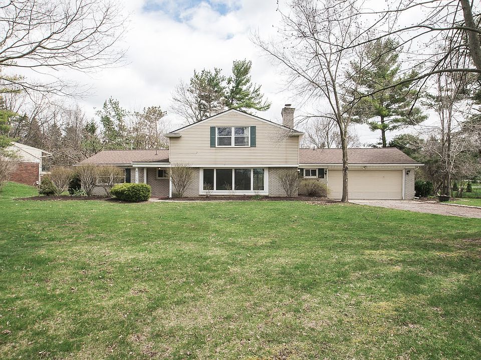 47135 Grasmere, Northville 