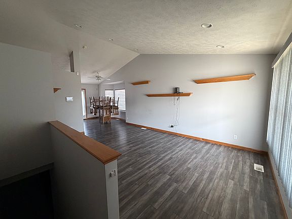 3rd image of 8056 Colby St