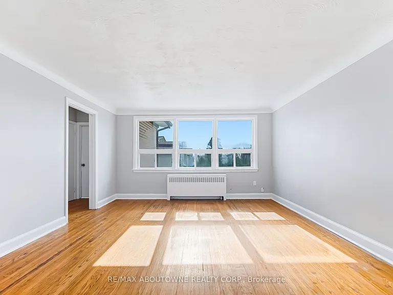1047 Churchill Ave E #5 — Photo 11