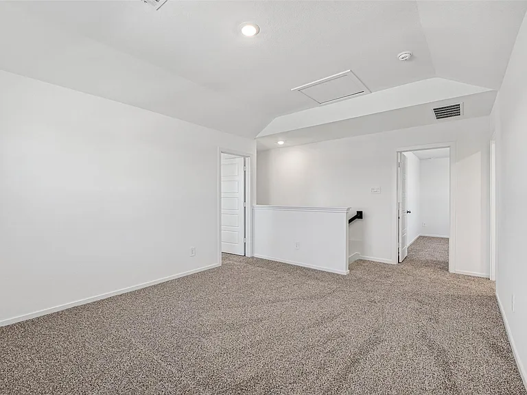 407 Robin St — Photo 23