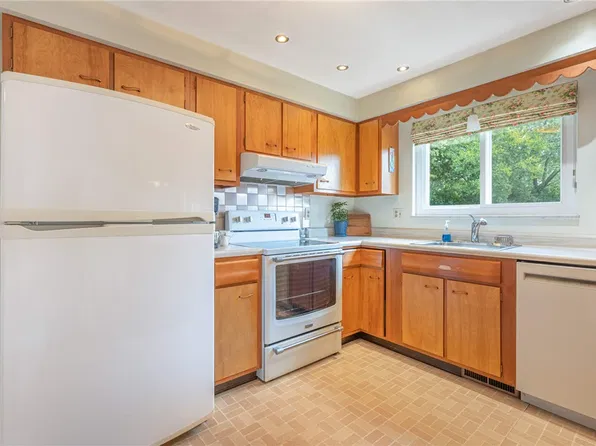 5400 Newell Dr, Dayton, OH 45440