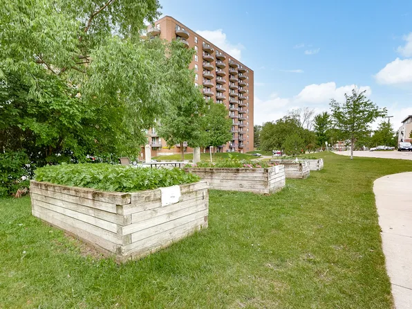 York Town Continental, 7151 York Ave S #2B-1Ba-1006Sqft, Minneapolis, MN 55435