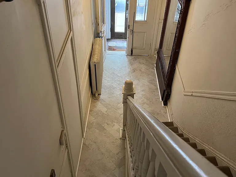 1801 Bolton St #ENTIRE 2ND FLOOR — Photo 11