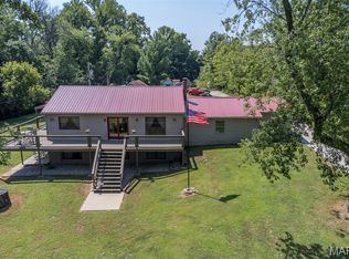 1606 Rustic Ln, Saint Jacob, IL 62281