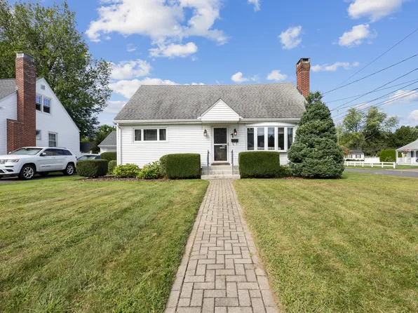 1 Lewis Lane, West Hartford, CT 06110