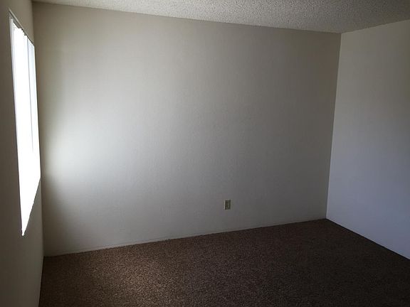 4th image of 1080 Rock Blvd APT D