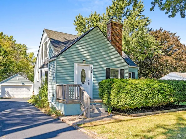 2241 Silver Lake Rd, Waterford, MI 48328