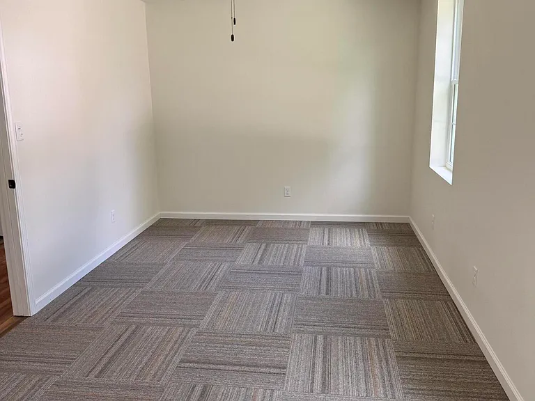 410 W Benton St — Photo 15