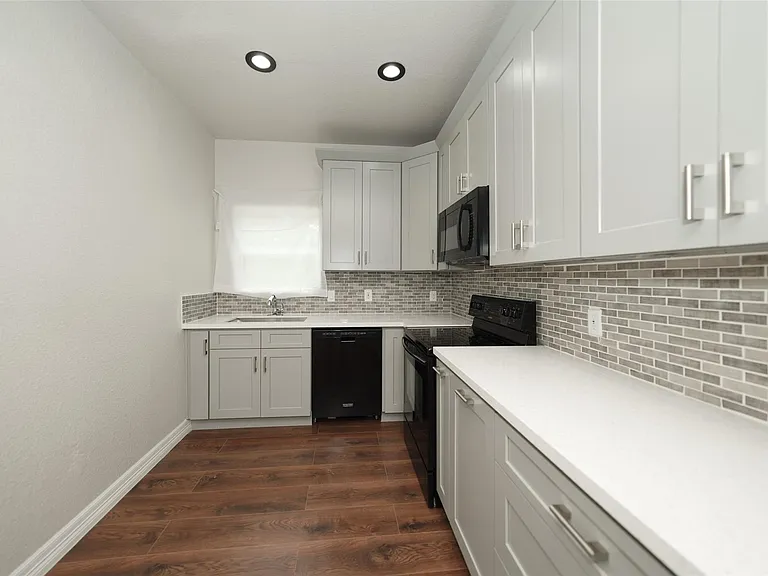 9305 Kentshire Dr — Photo 9