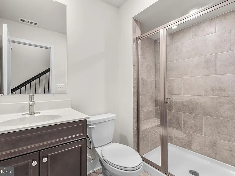 1826 Parham Way — Photo 33