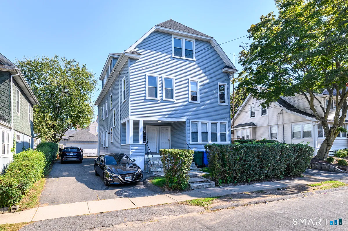 2 bed, 1.0 bath, 858 sqft, $2,100 — Photo 2