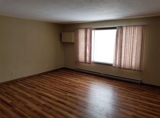 1117 College St APT 8, Fergus Falls, MN 56537