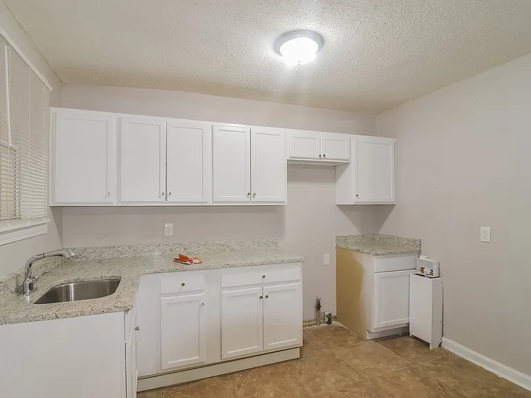 914051_023_kitchen_12902352.jpg