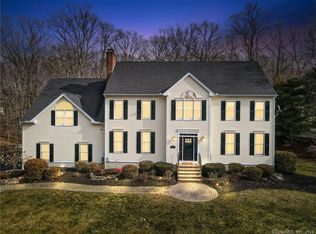 485 Willow Rd, Guilford, CT 06437