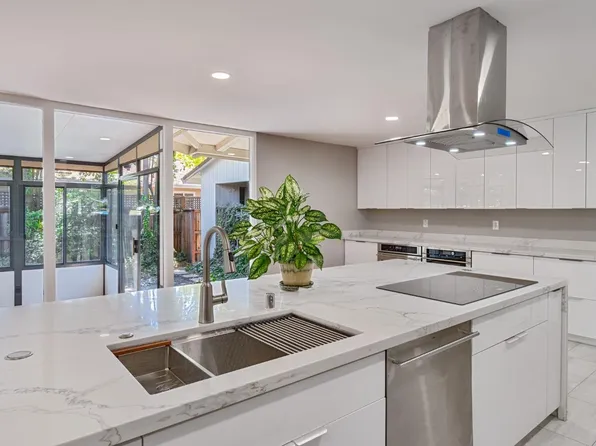 1165 Volz Dr, Sacramento, CA 95822