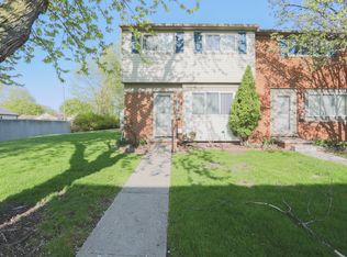 25590 New England Ct, Roseville, MI 48066