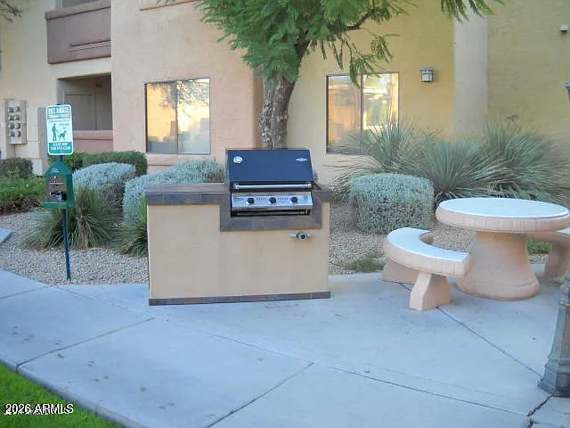2 bed, 2.0 bath, 1037 sqft, $1,800 — Photo 2