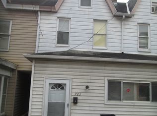 725 Railroad St, Mc Kees Rocks, PA 15136