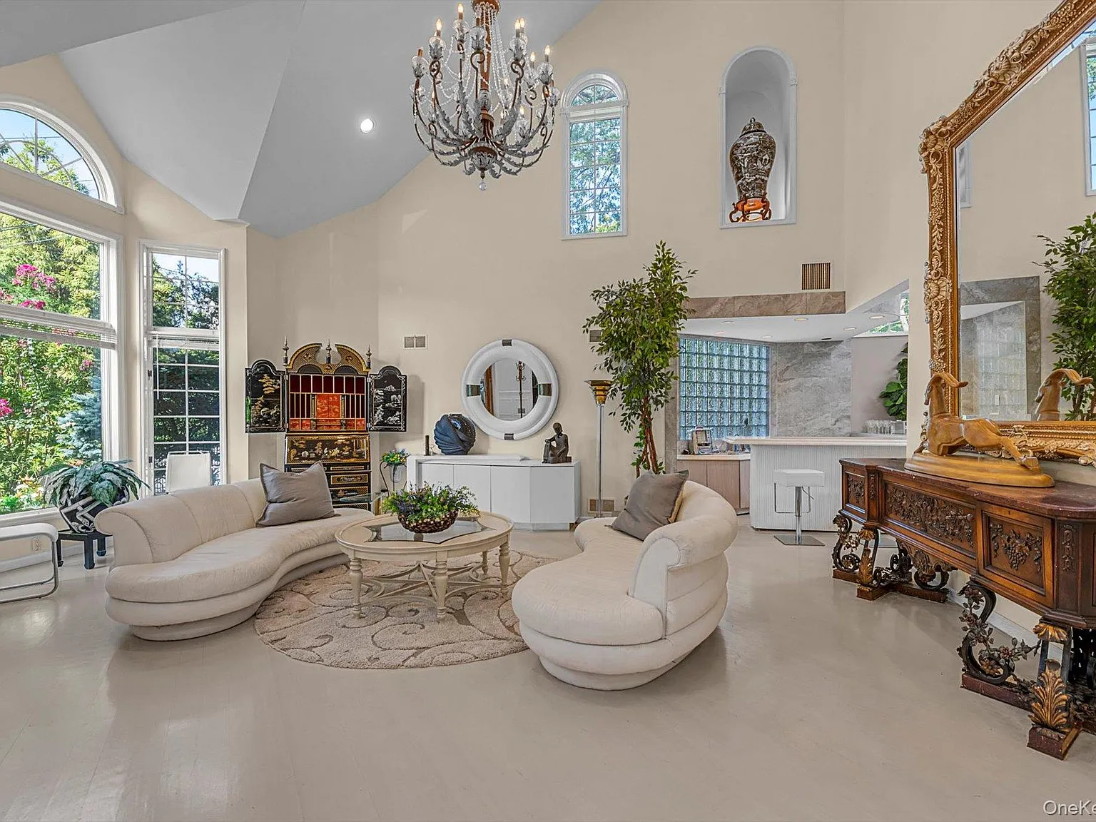 5 bed, 5.5 bath, 6000 sqft, $16,500 — Photo 4