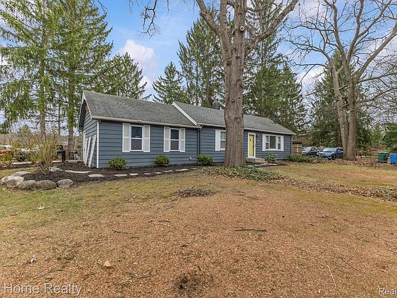 3rd image of 4215 Newton Rd