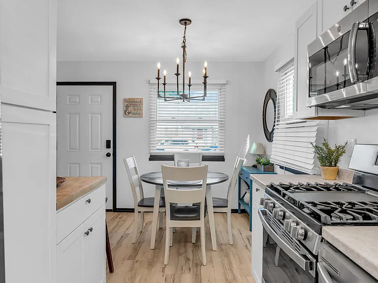 1264 Maplewood Rd #A — Photo 33
