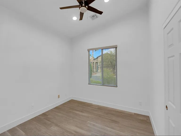 9929 Lago De Coco Ave — Photo 26